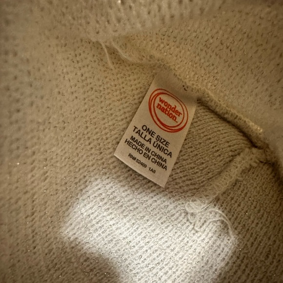 Girls winter hats 👒 - Picture 4 of 5